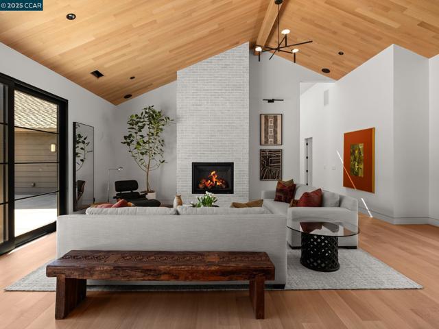 3364 Las Huertas Rd, Lafayette CA: https://media.crmls.org/mediaz/19351b59-23d2-4edb-b633-257582cb090a.jpg