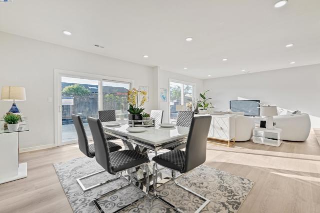4349 La Cosa Ave, Fremont CA: https://media.crmls.org/mediaz/19363c22-2101-4638-9124-4ee5ed7535e2.jpg