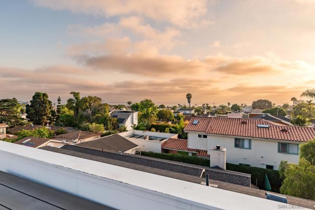 1041 Van Nuys St, San Diego CA: https://media.crmls.org/mediaz/1936f218-b9c4-4fd0-914c-d8d3e129ee8e.jpg