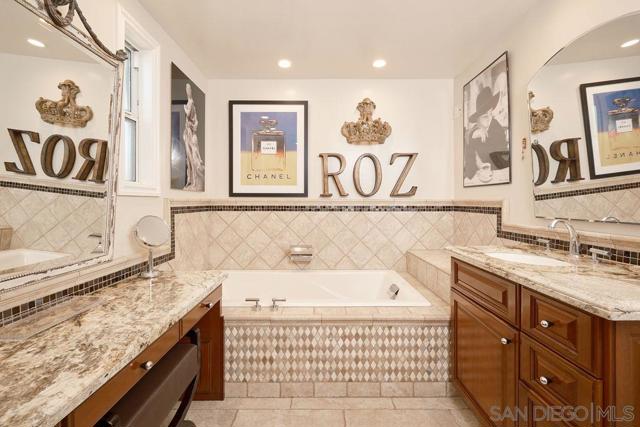105 Antigua Ct, Coronado CA: https://media.crmls.org/mediaz/19372165-a20e-4816-b526-c3b98dfe166a.jpg
