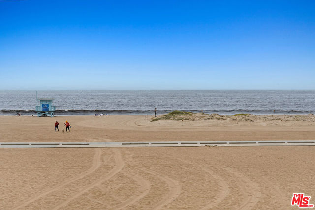 Image 48 of 50 For 270 Palisades Beach Road 203