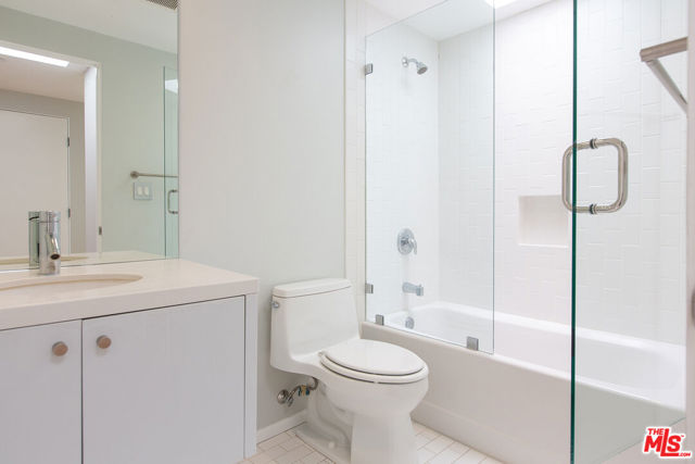 3907 De Longpre Avenue, Los Angeles CA: https://media.crmls.org/mediaz/19382b58-14f8-4cdd-a0ff-0135418497d4.jpg