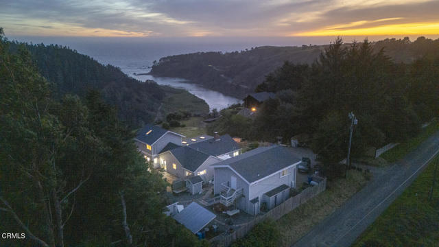 Detail Gallery Image 25 of 60 For 32751 Navarro Ridge Rd, Albion,  CA 95410 - 4 Beds | 4 Baths