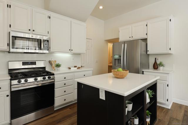 11540 Miro Cir, San Diego CA: https://media.crmls.org/mediaz/1938dc1f-585f-46cd-a4ed-9f3dabd89f48.jpg