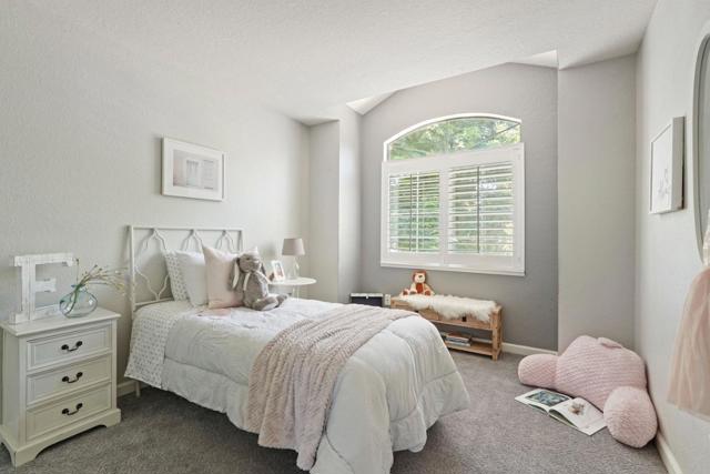 2610 Meadow Brook Lane, Tracy CA: https://media.crmls.org/mediaz/1938e29e-0100-4743-b061-af4172ed87c8.jpg