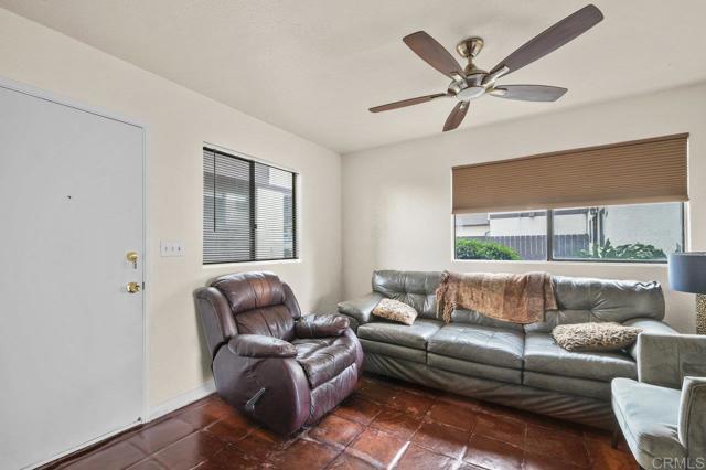 4971 Vista Pl, San Diego CA: https://media.crmls.org/mediaz/1938e90c-c441-4884-89a2-3b281513db9c.jpg