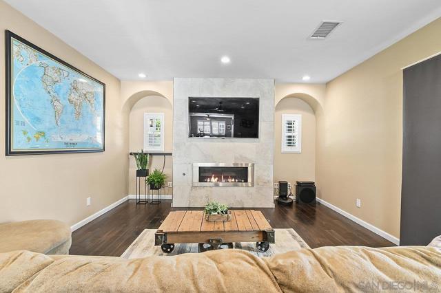 8931 Sunwood Dr, Santee CA: https://media.crmls.org/mediaz/193943b4-ccd1-469c-a274-7f3d669ce9f2.jpg