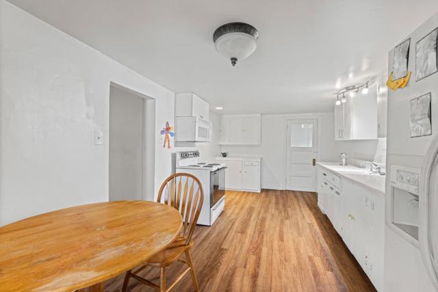 10395 Santa Teresa Boulevard, Gilroy CA: https://media.crmls.org/mediaz/1939ad7e-2c3d-4e9f-9a57-0f781d33ae22.jpg