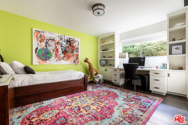 2224 Hercules Drive, Los Angeles CA: https://media.crmls.org/mediaz/1939c97c-4d4a-461e-b7b9-1cbf456e0f1f.jpg
