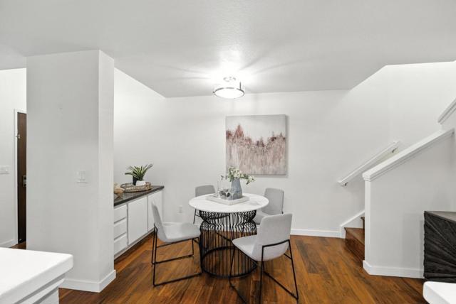 2074 Foxhall Loop, San Jose CA: https://media.crmls.org/mediaz/1939ddfc-386a-4a70-837c-ec0d1c6b708d.jpg