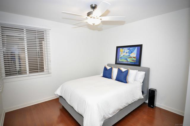 5410 La Jolla Blvd., La Jolla CA: https://media.crmls.org/mediaz/1939ecc6-33fd-41d0-bc57-0bb9bc77ca2f.jpg