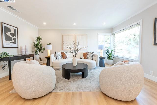 963 Douglas Dr, San Leandro CA: https://media.crmls.org/mediaz/193a0e5e-3444-45bb-b514-3e5f8071d25c.jpg