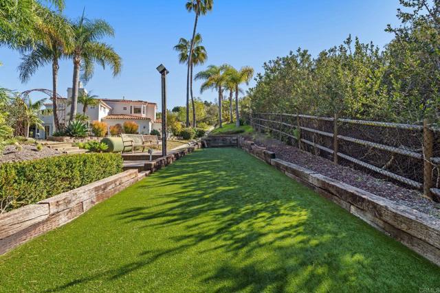 Detail Gallery Image 45 of 51 For 3376 Calle Tres Vistas, Encinitas,  CA 92024 - 5 Beds | 5/1 Baths
