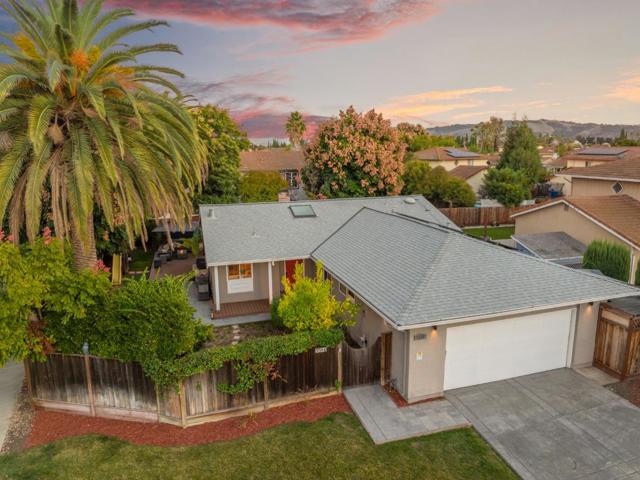 5510 Dunsburry Way, San Jose CA: https://media.crmls.org/mediaz/193b5e81-c7b5-457f-8603-ffff48c65769.jpg