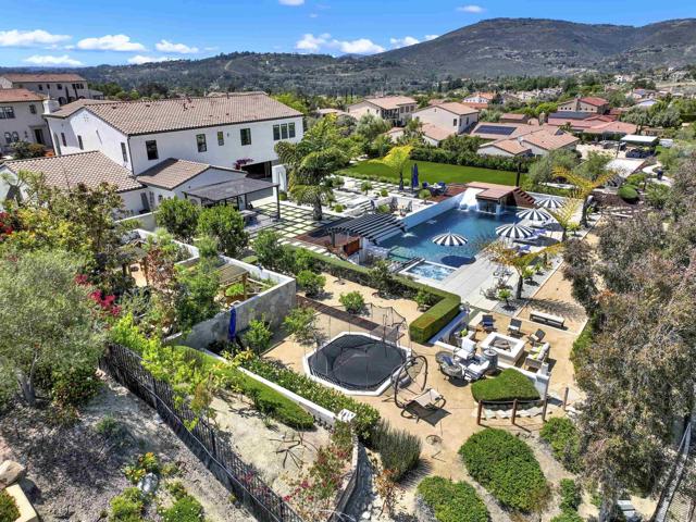 8366 The Landing Way, San Diego CA: https://media.crmls.org/mediaz/193c1129-d22a-4310-b1fd-fc8937ee5235.jpg