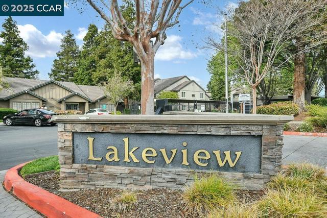 1255 Lakeview Cir, Pittsburg CA: https://media.crmls.org/mediaz/193ccb34-e398-411f-bdb1-1fbb9d94f6bc.jpg