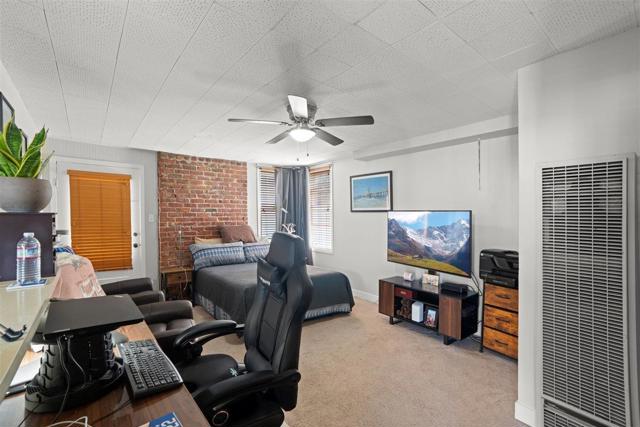 315 Grand Boulevard, San Mateo CA: https://media.crmls.org/mediaz/193dff78-84ae-4944-b22f-a9794d139693.jpg