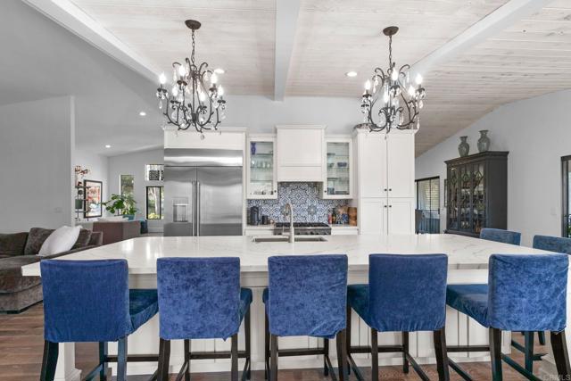 19950 Elfin Forest Ln, Escondido CA: https://media.crmls.org/mediaz/193f47ea-c1ca-46f3-948a-02140aea8b72.jpg