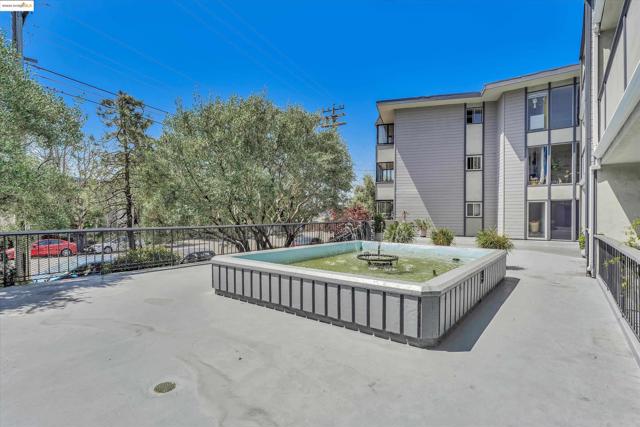 567 Oakland Ave, Oakland, California 94611, 1 Bedroom Bedrooms, ,1 BathroomBathrooms,Condominium,For Sale,Oakland Ave,41083171