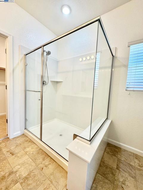 597 Pendragon St, Manteca CA: https://media.crmls.org/mediaz/19403438-cf36-4239-810e-395d800e1b6e.jpg
