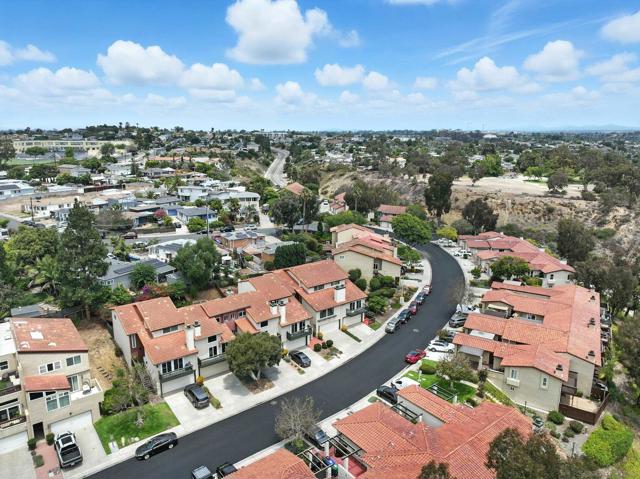 6974 Camino Pacheco, San Diego CA: https://media.crmls.org/mediaz/1940e581-0515-4b1a-8349-d62d9c417641.jpg
