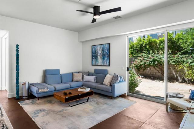 252 Breeze Loop, Palm Springs CA: https://media.crmls.org/mediaz/1940e9a2-ce0a-4ba3-af37-bae3f7e5c6c0.jpg