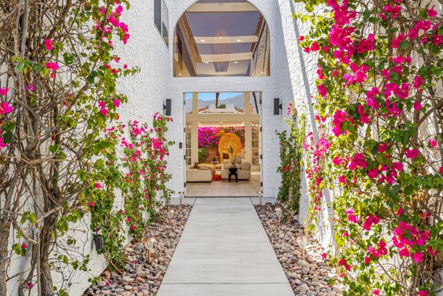 34 Lincoln Place, Rancho Mirage CA: https://media.crmls.org/mediaz/19415c45-114e-459a-8ab6-30411a6235f0.jpg