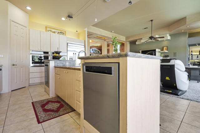 Image 13 of 34 For 42780 Caballeros Drive