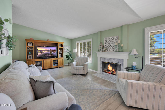 Detail Gallery Image 2 of 27 For 2648 Antonio Dr, Camarillo,  CA 93010 - 2 Beds | 2/1 Baths