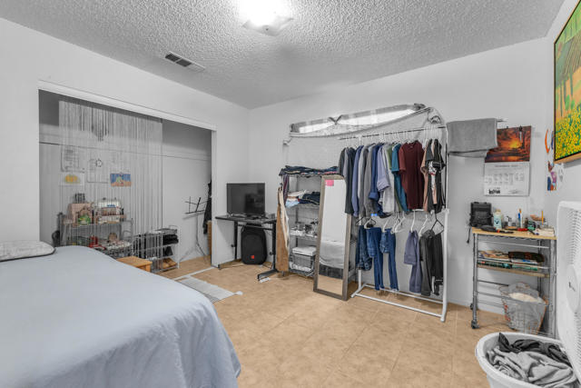 66550 San Diego Dr Drive, Desert Hot Springs CA: https://media.crmls.org/mediaz/19422d60-f86c-4c4b-895d-c92f46c29206.jpg