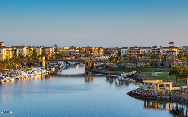 1572 Seabridge Lane, Oxnard CA: https://media.crmls.org/mediaz/1942aef6-9f34-4970-9ade-c1082b88d339.jpg