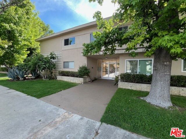 7353 Corbin Avenue photo 7