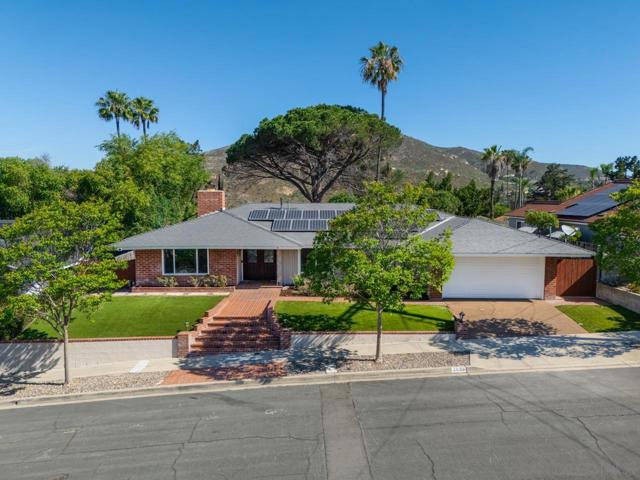 7634 Flag Lake, San Diego CA: https://media.crmls.org/mediaz/19447b18-495e-4e28-99b8-76adc0e53d7f.jpg