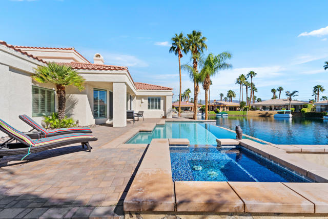 47380 Via Cordova, La Quinta CA: https://media.crmls.org/mediaz/19449e61-1bfe-4aba-a34b-4b860c0794b0.jpg