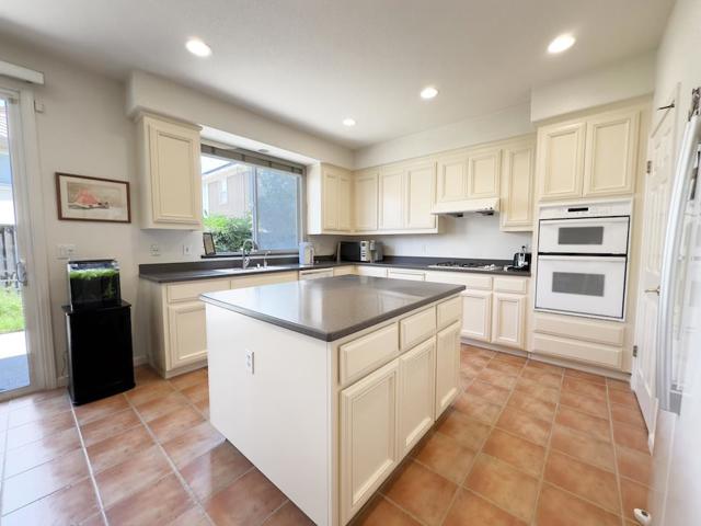 1675 Via Cortina, San Jose CA: https://media.crmls.org/mediaz/1944ace1-f1e4-432a-b13c-85514bb9c801.jpg