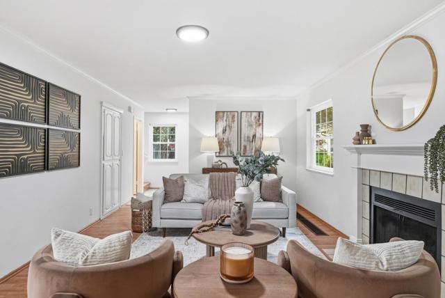 38 Devonshire Avenue, Mountain View CA: https://media.crmls.org/mediaz/194574e7-e82c-4195-9e0d-06ea6f110fc4.jpg