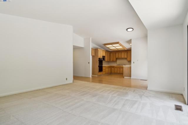 208 Heritage Ln, Pleasanton CA: https://media.crmls.org/mediaz/1945fd58-b81f-4b5c-96f4-c76fc18fd888.jpg