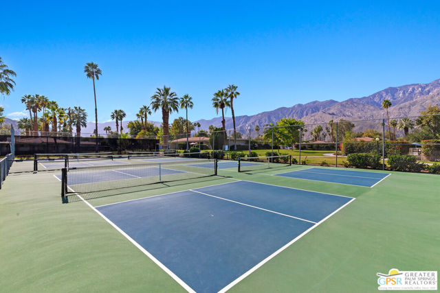 2264 Oakcrest Drive, Palm Springs, CA 92264