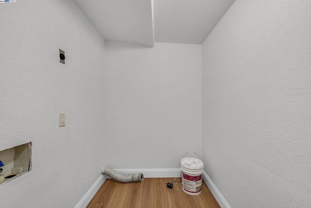 27946 Pompano Ave, Hayward CA: https://media.crmls.org/mediaz/1947773b-38b1-48a2-ad0f-bc242f79e55c.jpg