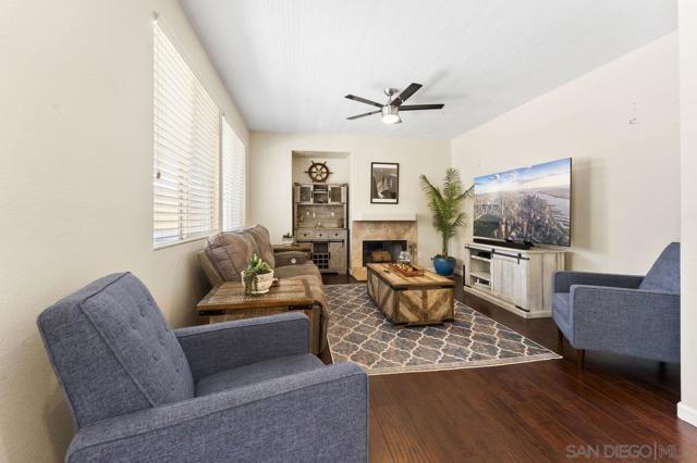 1055 Forest Hill Pl, Chula Vista CA: https://media.crmls.org/mediaz/1947c427-c8a0-4876-ac00-4b1ed330fdfd.jpg