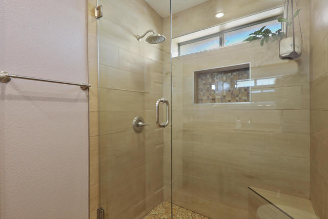 Image 13 of 33 For 29120 Avenida La Vista