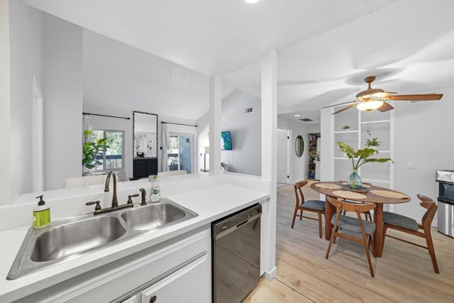 10250 Caminito Cuervo, San Diego CA: https://media.crmls.org/mediaz/1948e4de-bda9-4841-9a70-afec97f80561.jpg