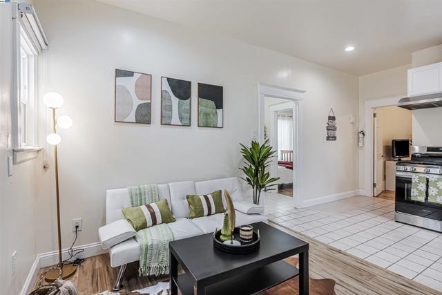 2211 24Th Ave, Oakland CA: https://media.crmls.org/mediaz/19495f6d-4106-4283-a343-4de357c6bf38.jpg