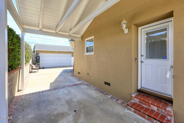 Detail Gallery Image 34 of 49 For 632 Brown Dr, Burbank,  CA 91504 - 5 Beds | 2/1 Baths