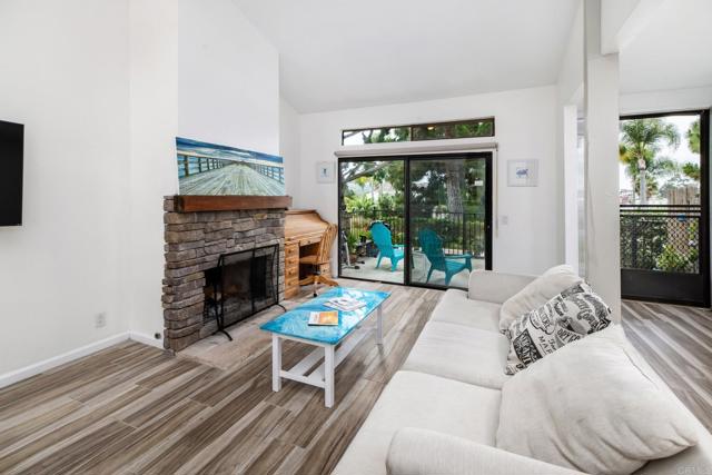 Detail Gallery Image 4 of 31 For 7335 Alicante Rd #C,  Carlsbad,  CA 92009 - 1 Beds | 1/1 Baths