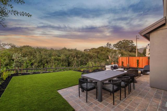 587 Creekside Court, Half Moon Bay CA: https://media.crmls.org/mediaz/1949c7e3-e8a8-40db-9672-9d592a18a110.jpg