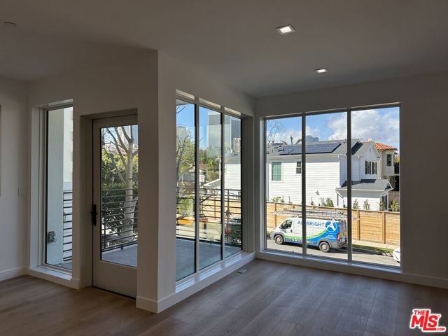 9842 Vidor Drive, Los Angeles CA: https://media.crmls.org/mediaz/1949e395-6d37-481d-9a70-3f329fb799df.jpg