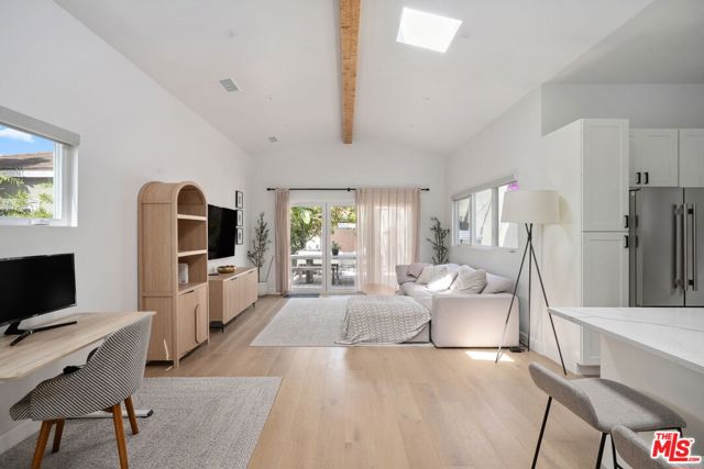 4148 S Chase Avenue, Los Angeles CA: https://media.crmls.org/mediaz/194a2017-d5c1-42ef-a40e-9291da556c5c.jpg