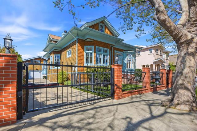 809 E 5th Avenue, San Mateo CA: https://media.crmls.org/mediaz/194a21c6-4676-4a86-acb8-28c18f26e952.jpg