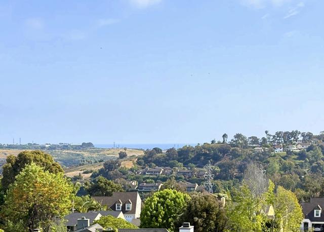 4503 Carnaby, Carlsbad CA: https://media.crmls.org/mediaz/194bb64a-8256-4ced-ba48-85439a3faddb.jpg